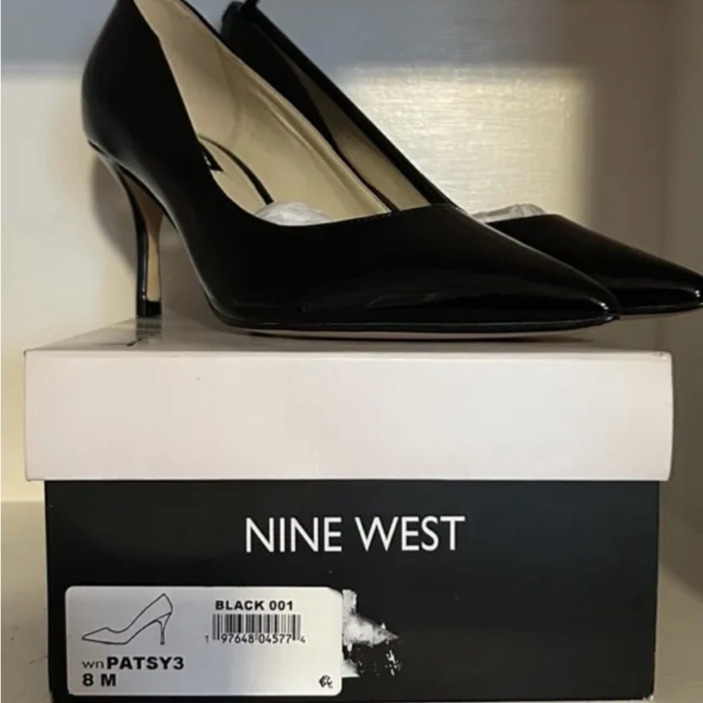 NWT Nine West size 8M Black Patent Heels